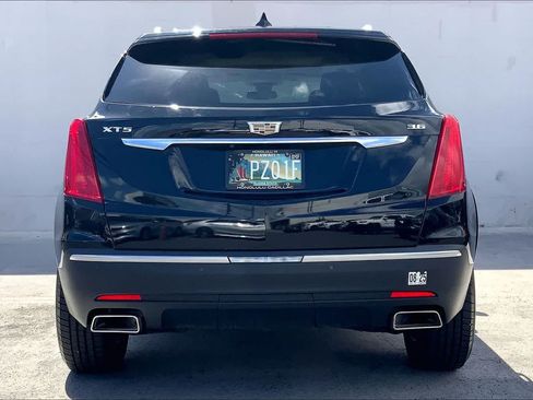 Used 2017 Cadillac XT5 Luxury w/ Driver Awareness Package FWD image 5