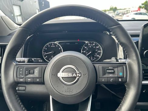 Certified 2025 Nissan Pathfinder SL w/ SL Premium Package AWD/4WD image 19