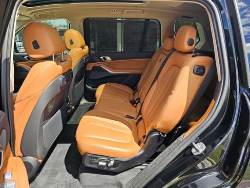 Used 2022 BMW X7 xDrive40i w/ Premium Package AWD/4WD image 17