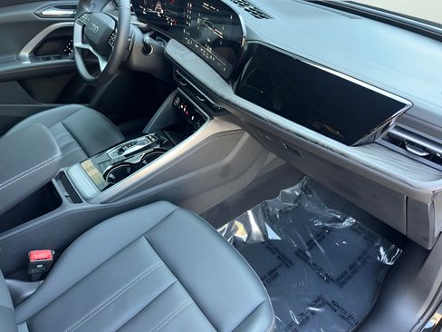 Certified 2025 Audi Q5 Premium AWD/4WD image 38