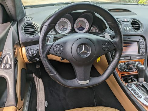 Used 2009 Mercedes-Benz SL 63 AMG image 16