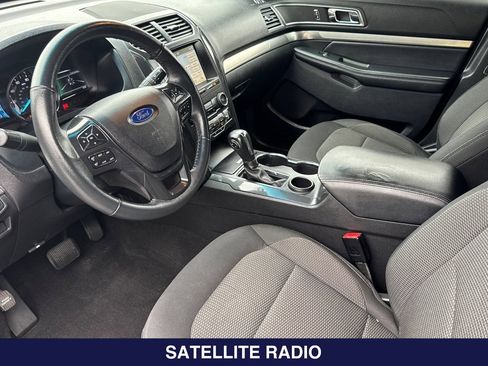 Used 2019 Ford Explorer XLT w/ Equipment Group 201A FWD image 11