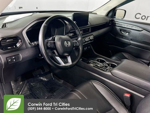 Used 2023 Honda Pilot Elite image 3