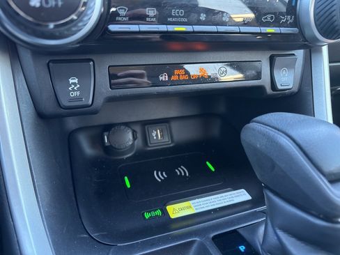 Used 2024 Toyota RAV4 XLE image 18