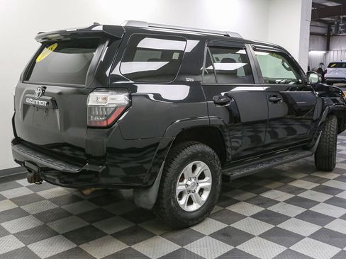 Used 2018 Toyota 4Runner SR5 Premium AWD/4WD image 9