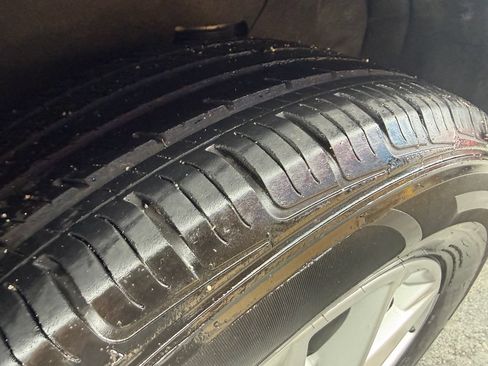 Used 2023 Chevrolet Equinox LT FWD image 32