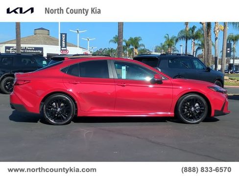 Used 2026 Toyota Camry SE w/ Convenience Package FWD image 1