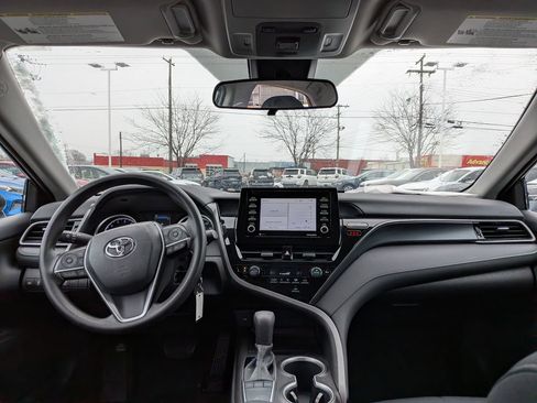 Used 2022 Toyota Camry LE w/ Carpet Mat Package (TMS) image 12