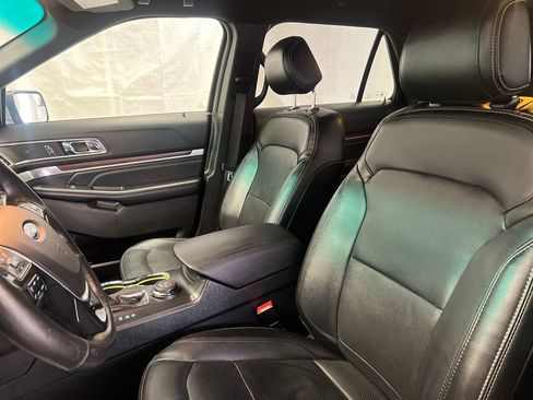 Used 2016 Ford Explorer Limited image 18