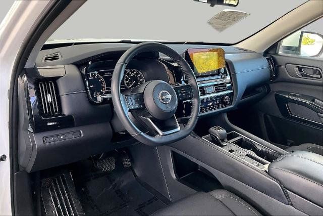 Certified 2024 Nissan Pathfinder SV FWD image 17