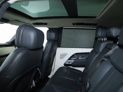 Certified 2022 Land Rover Range Rover Long Wheelbase SE image 19