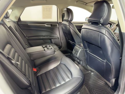 Used 2019 Ford Fusion SEL image 28