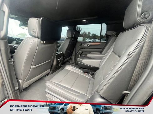 Used 2025 GMC Yukon XL Denali w/ Denali Reserve Package image 13