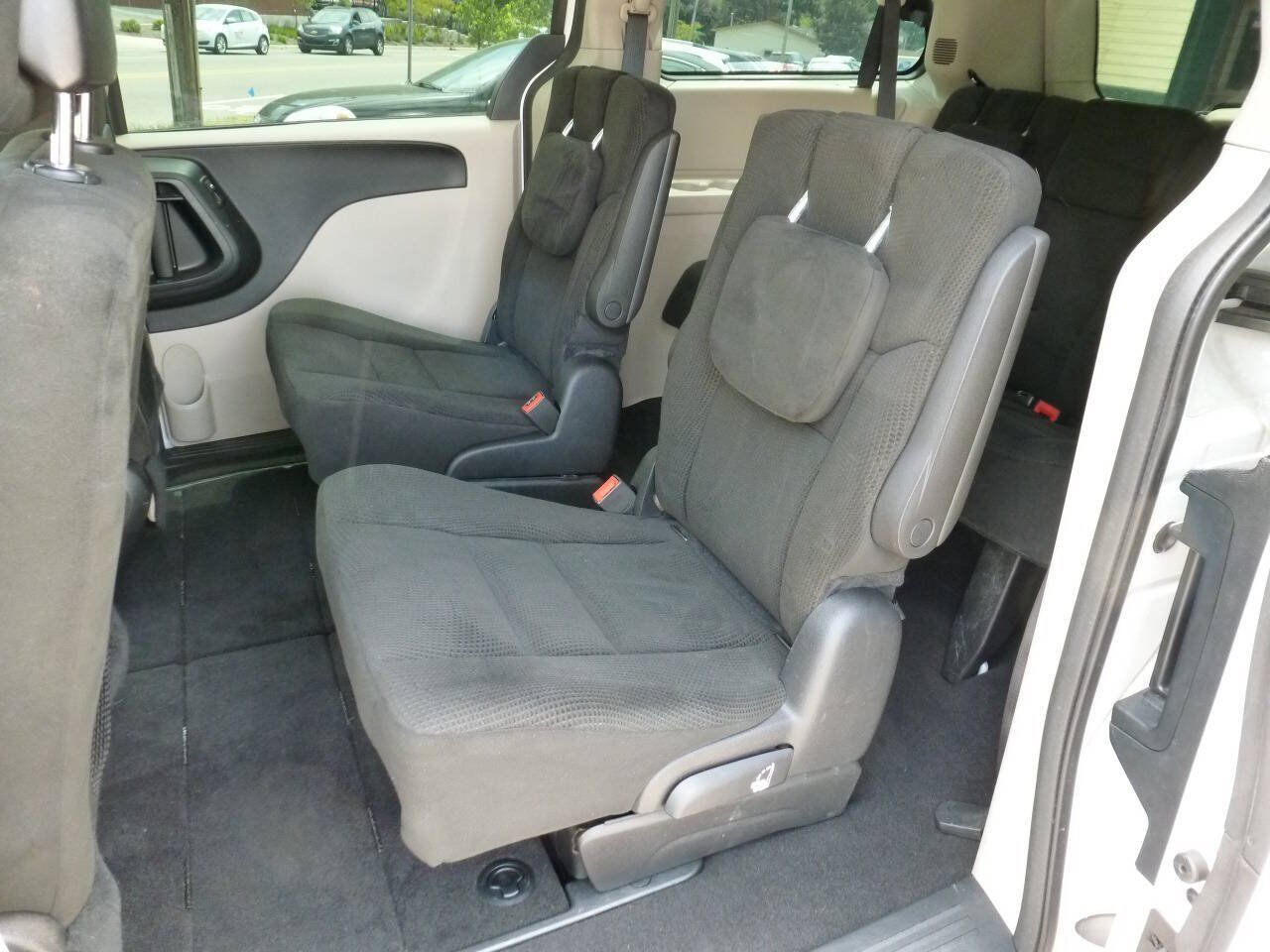 Used 2016 Dodge Grand Caravan SE w/ Quick Order Package 29E SE FWD image 10