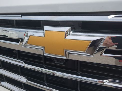Used 2025 Chevrolet Silverado 2500 LTZ w/ LTZ Premium Package AWD/4WD image 32