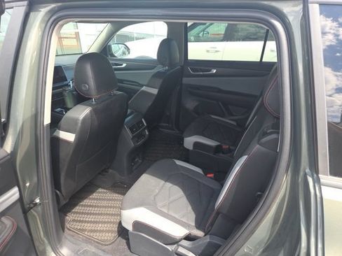 Used 2024 Volkswagen Atlas Peak Edition SE AWD/4WD image 7