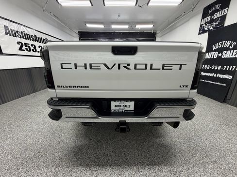 Used 2021 Chevrolet Silverado 3500 LTZ w/ LTZ Premium Package AWD/4WD image 4
