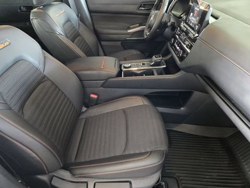 Used 2025 Nissan Pathfinder Rock Creek AWD/4WD image 17