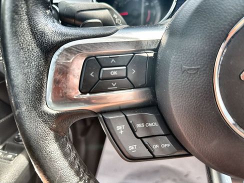 Used 2017 Ford Mustang Premium RWD image 22