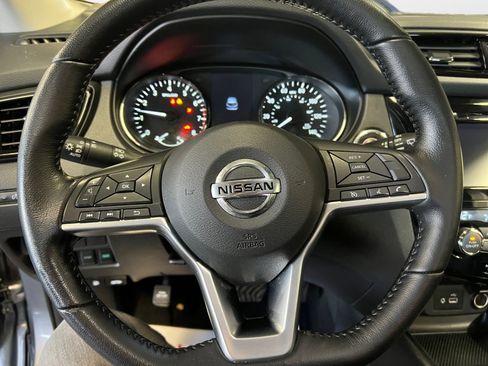 Used 2021 Nissan Rogue Sport SV image 13