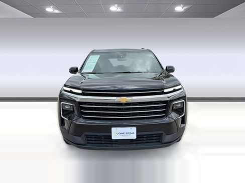 Certified 2025 Chevrolet Traverse LT w/ Driver Confidence Package FWD image 6