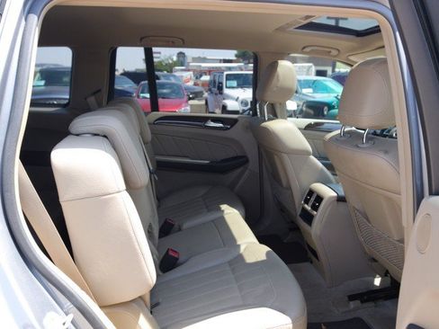 Used 2015 Mercedes-Benz GL 450 4MATIC image 37
