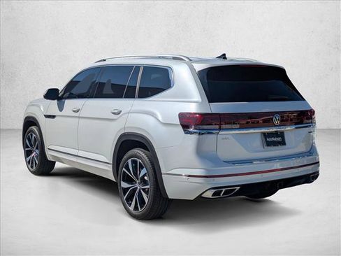 Used 2025 Volkswagen Atlas SEL Premium R-Line image 8