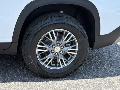 New 2026 Chevrolet Traverse LT w/ Driver Confidence Package AWD/4WD image 9