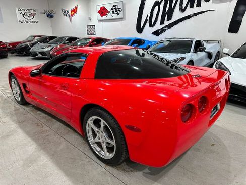 Used 2004 Chevrolet Corvette Coupe w/ Preferred Equipment Group RWD image 20