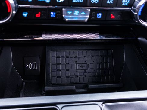 Used 2025 Ford F150 Raptor AWD/4WD image 33