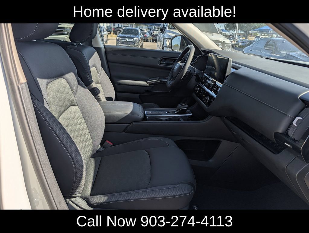 Used 2026 Nissan Pathfinder SV FWD image 33