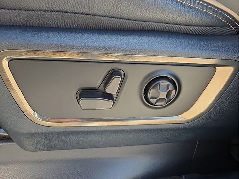 Used 2021 RAM 1500 Limited AWD/4WD image 15