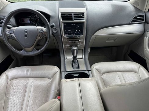 Used 2012 Lincoln MKX FWD w/ Class II Trailer Tow Pkg image 8