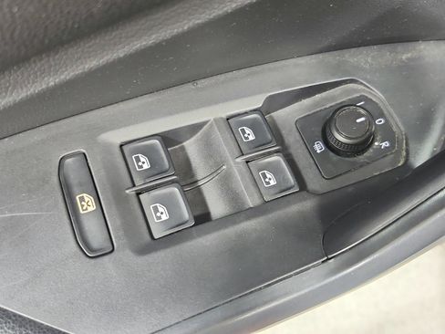 Used 2019 Volkswagen Jetta SE FWD image 33