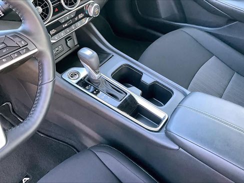 Used 2025 Nissan Sentra SV w/ All-Weather Package FWD image 11