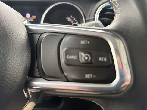 Used 2023 Jeep Wrangler Unlimited Sahara image 26