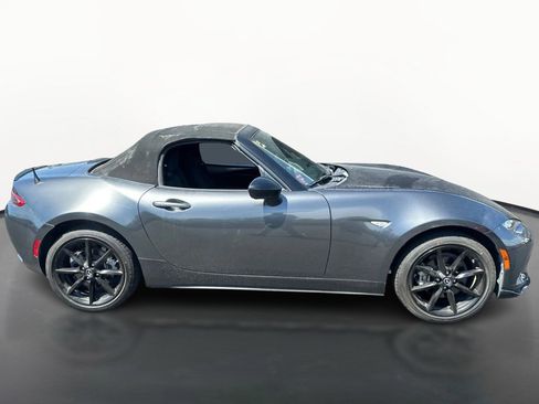 Used 2019 MAZDA MX-5 Miata Club RWD image 2