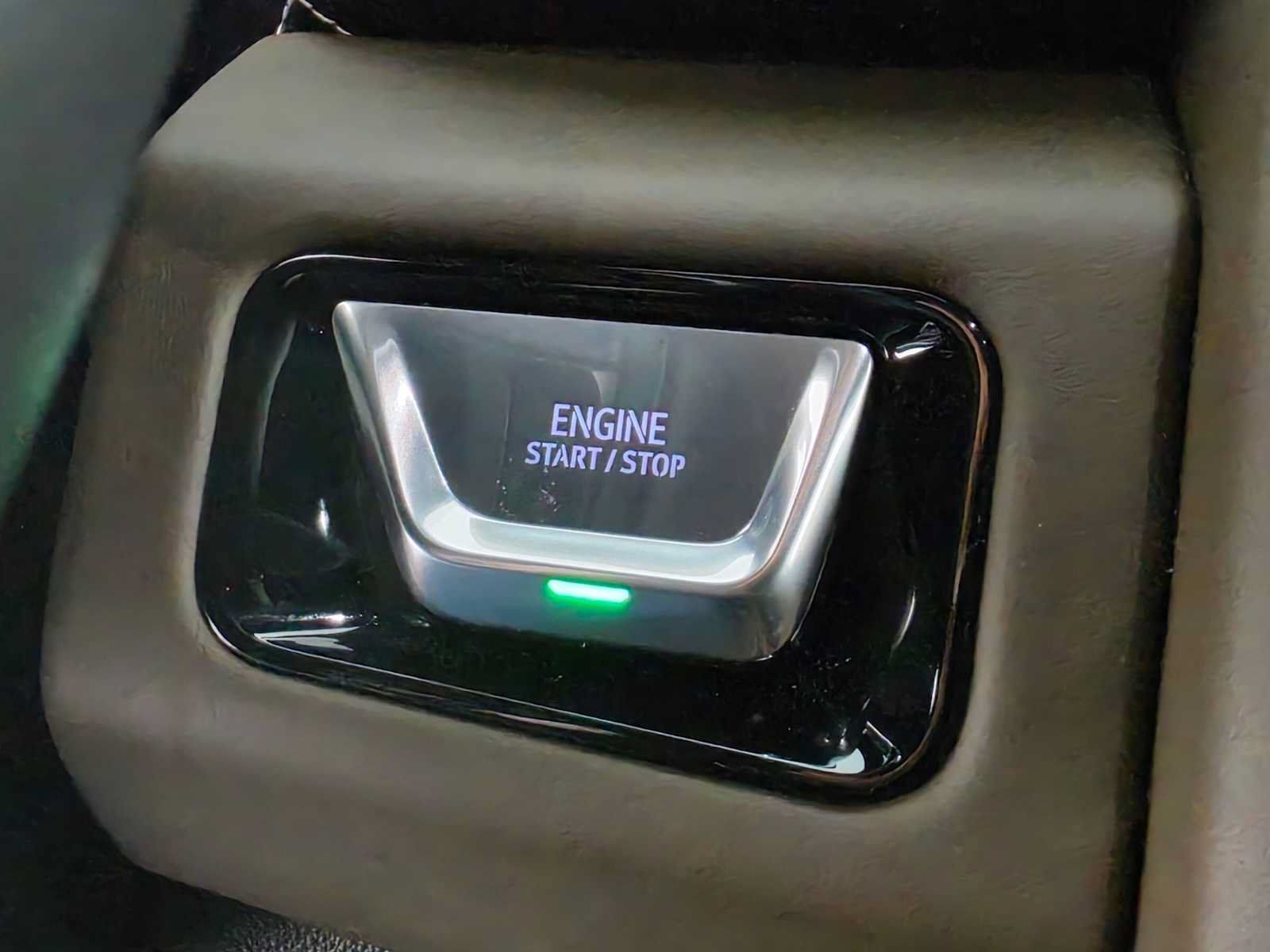 Used 2026 GMC Yukon Denali Ultimate AWD/4WD image 34