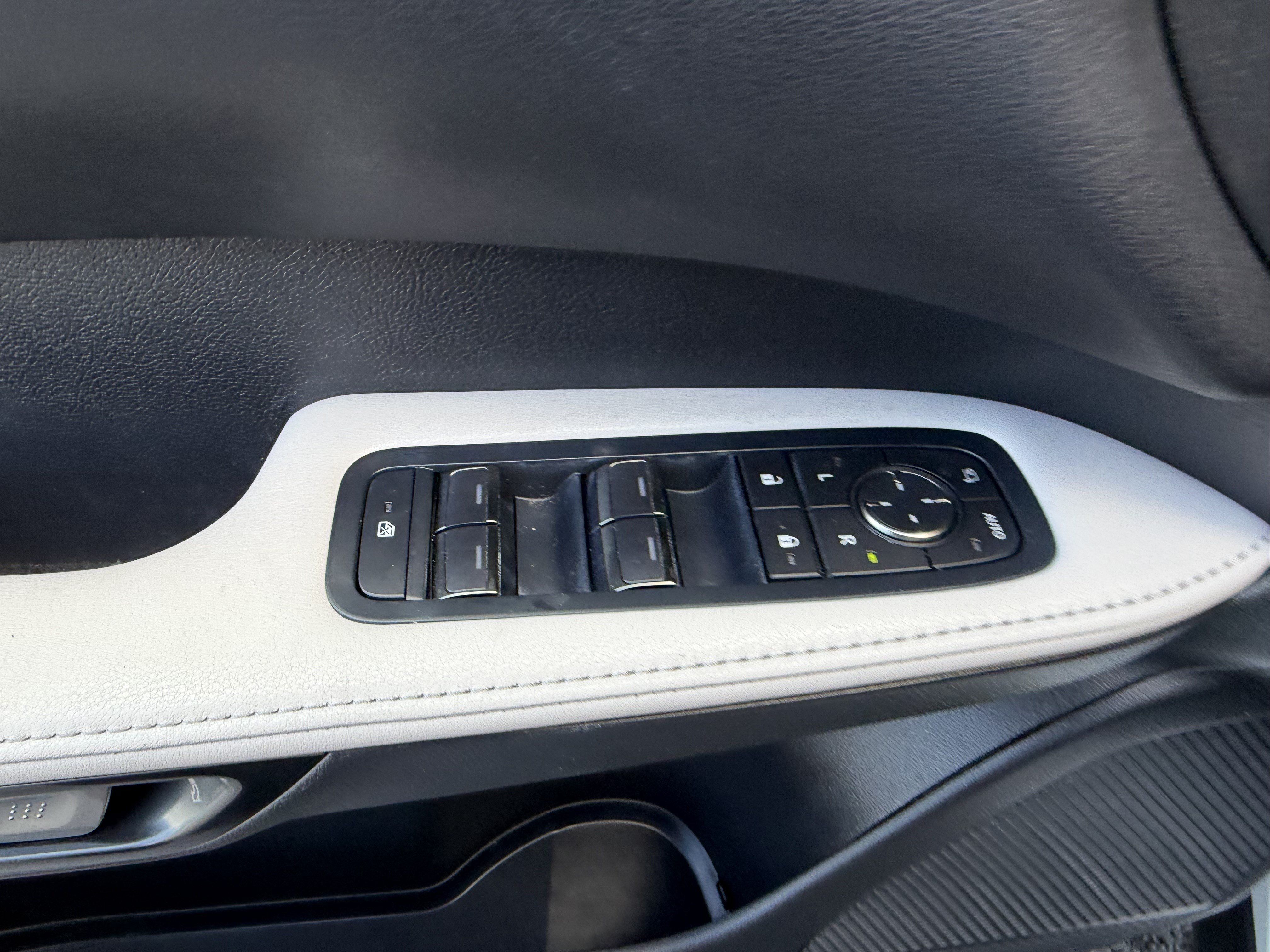 Used 2024 Lexus RX 350 Premium w/ Cold Area Package AWD/4WD image 14