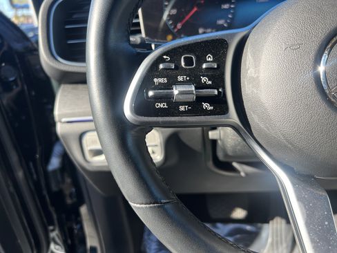 Certified 2023 Mercedes-Benz GLE 350 w/ Premium Package image 19