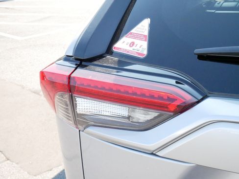 Certified 2025 Toyota RAV4 XLE AWD/4WD image 17
