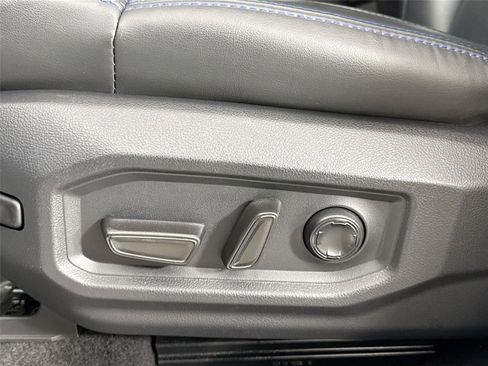 Used 2024 Toyota Tundra Platinum AWD/4WD image 33