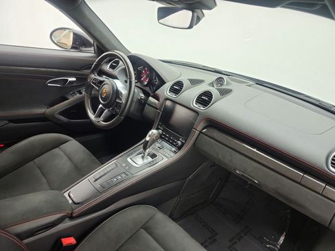 Used 2021 Porsche 718 Cayman GTS RWD image 17