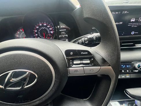 Used 2023 Hyundai Elantra SEL FWD image 19