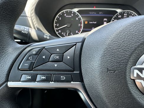 Used 2024 Nissan Sentra SV FWD image 25