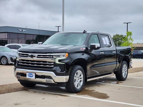 Certified 2022 Chevrolet Silverado 1500 LTZ AWD/4WD image 2