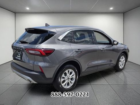 Used 2023 Ford Escape Active FWD image 5