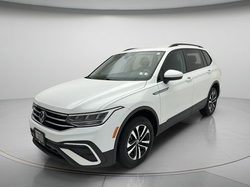 Used 2023 Volkswagen Tiguan S w/ Driver Assistance Package AWD/4WD image 3