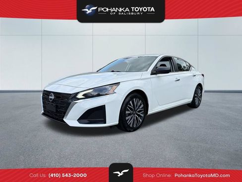 Used 2025 Nissan Altima 2.5 SV FWD image 1