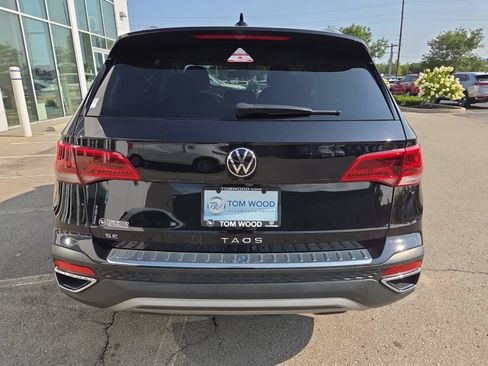 Used 2022 Volkswagen Taos SE FWD image 6
